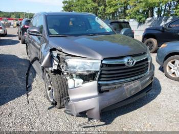  Salvage Toyota Highlander