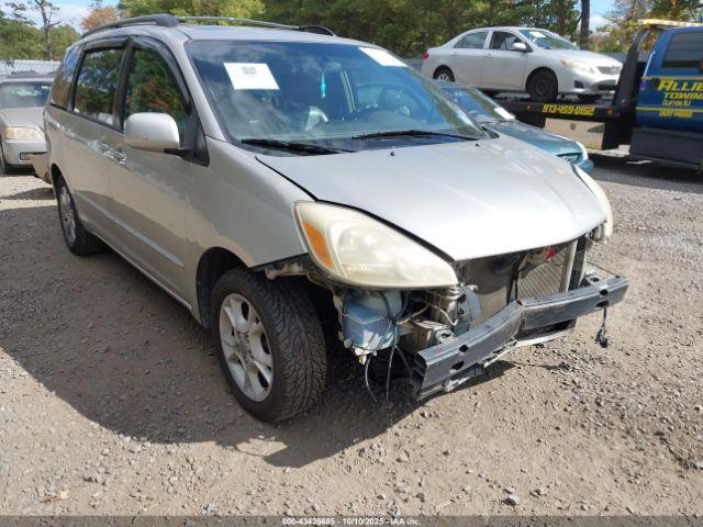  Salvage Toyota Sienna