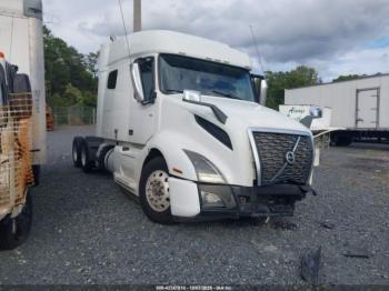  Salvage Volvo Vnl