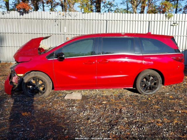 Honda Odyssey Sport Image 16