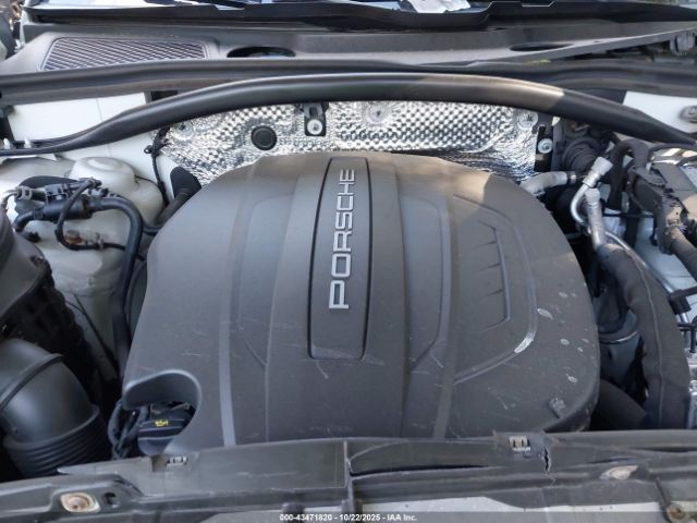 Porsche Macan Image 8