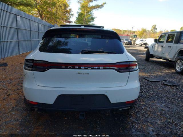 Porsche Macan Image 16