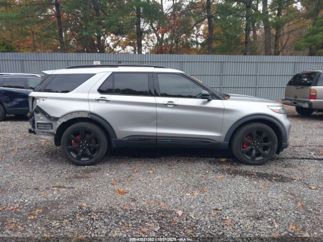 Ford Explorer St Image 13