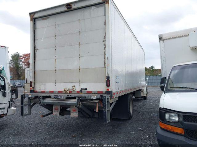 Freightliner M2 106 Image 6