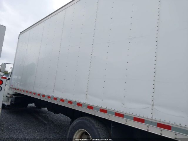 Freightliner M2 106 Image 13