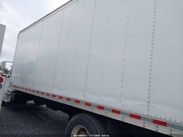 Freightliner M2 106 Image 13