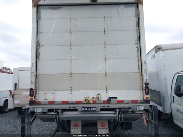 Freightliner M2 106 Image 9