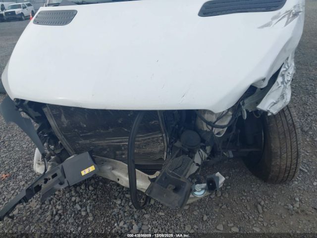 Mercedes-Benz Sprinter 2500 Standard Roof 4-cyl Diesel Image 4