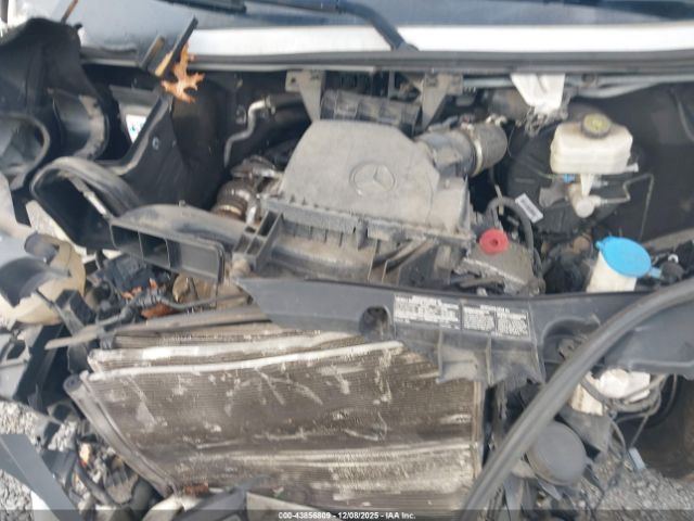 Mercedes-Benz Sprinter 2500 Standard Roof 4-cyl Diesel Image 11