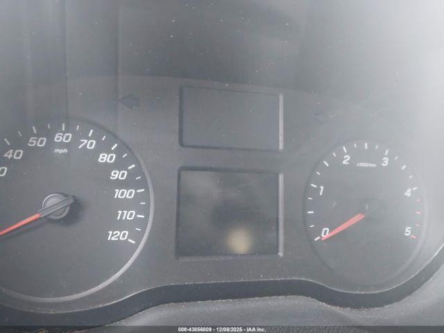 Mercedes-Benz Sprinter 2500 Standard Roof 4-cyl Diesel Image 10