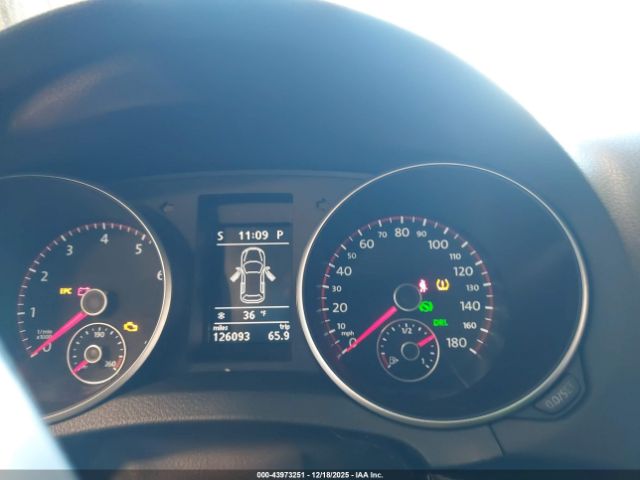 Volkswagen GTI 2-door Image 11