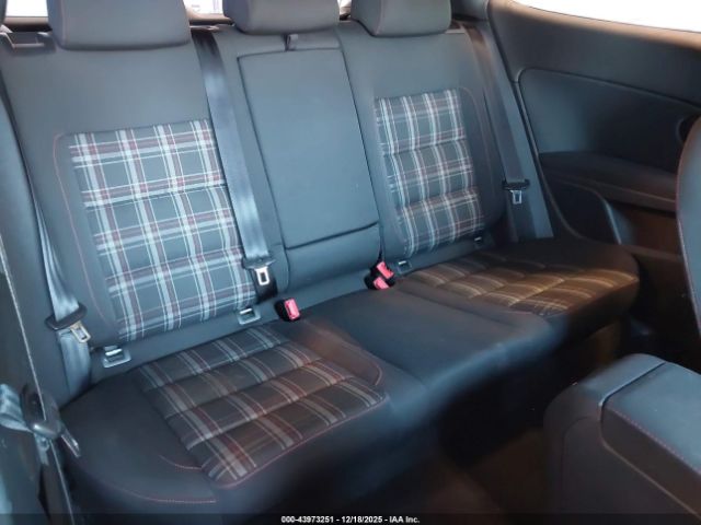 Volkswagen GTI 2-door Image 2