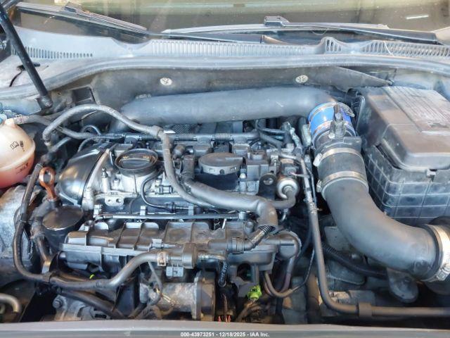 Volkswagen GTI 2-door Image 10