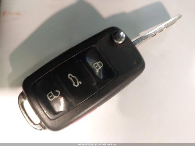 Volkswagen GTI 2-door Image 9