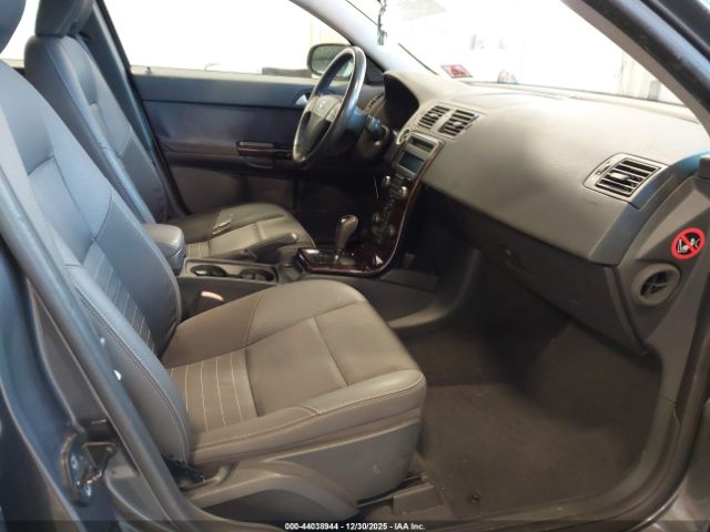 Volvo S40 2.4i Image 11