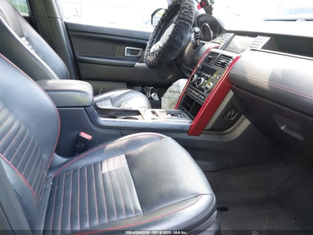 Land Rover Discovery Image 8