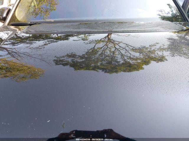 Land Rover Discovery Image 10