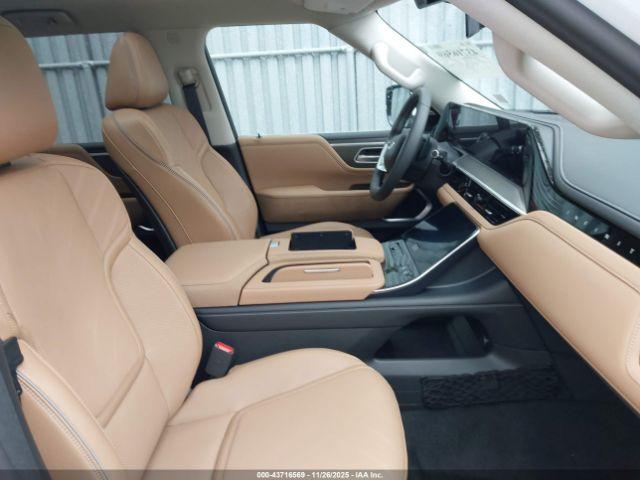 INFINITI Qx Luxe Awd Image 2