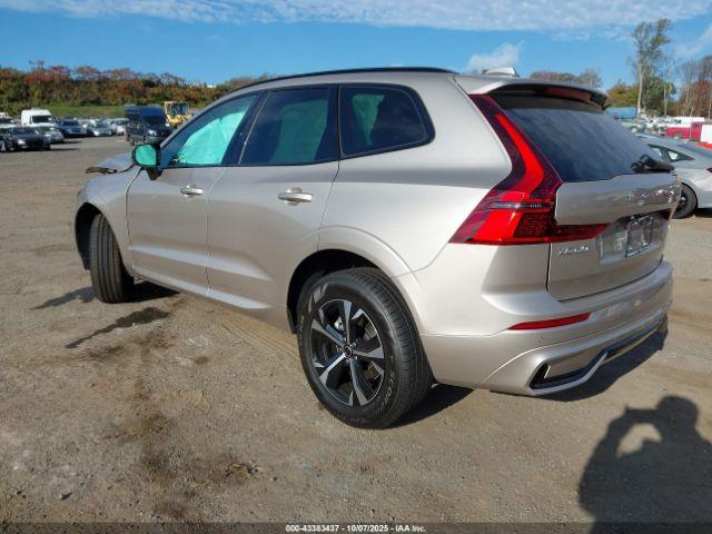 Volvo XC60 B5 Core Image 10
