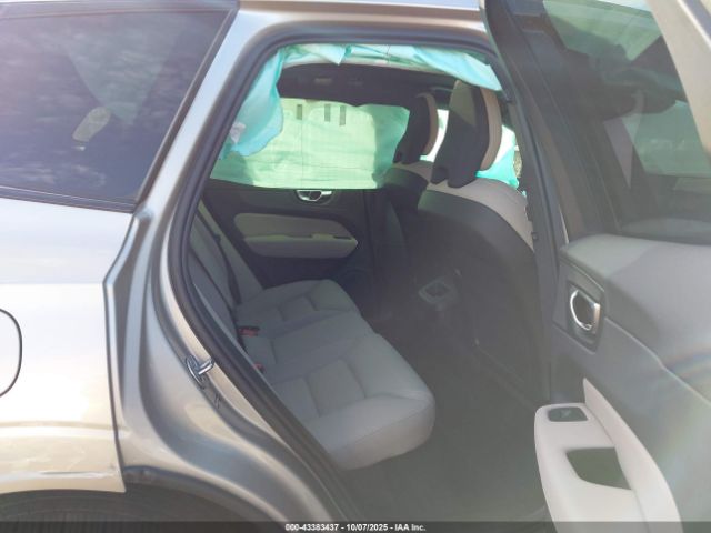 Volvo XC60 B5 Core Image 14