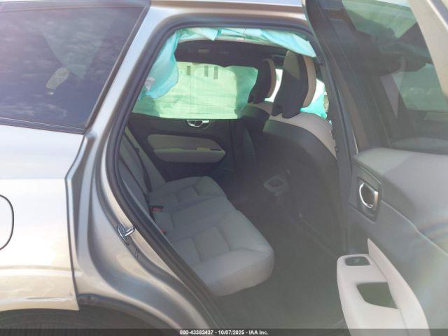 Volvo XC60 B5 Core Image 14