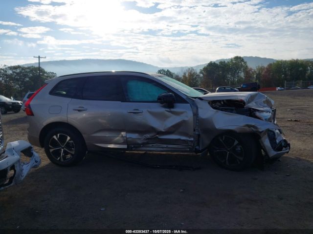 Volvo XC60 B5 Core Image 11