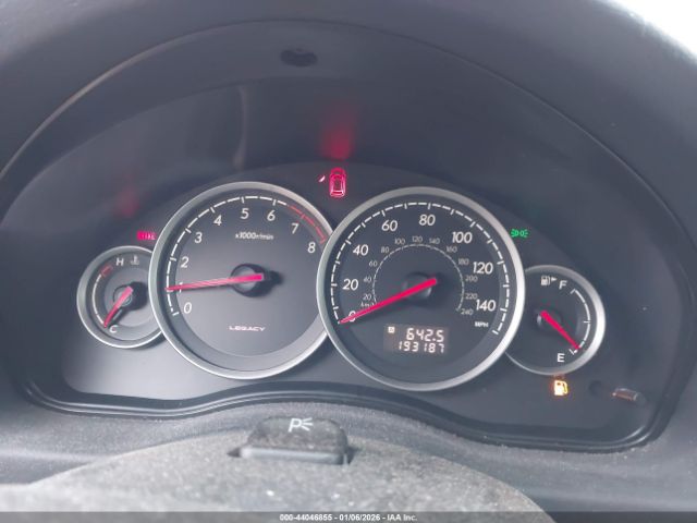 Subaru Legacy 2.5i Image 8