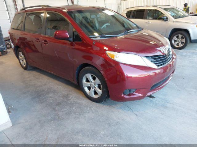  Salvage Toyota Sienna