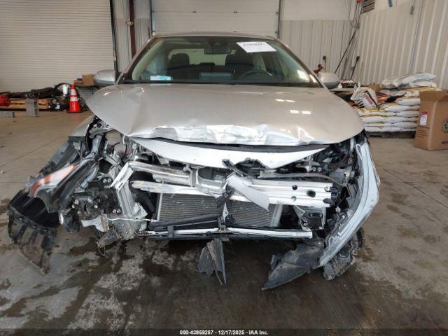 Toyota Corolla Le Image 11