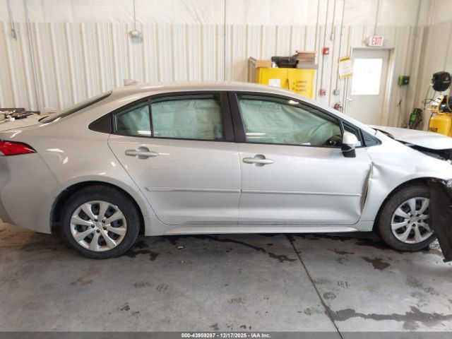 Toyota Corolla Le Image 13