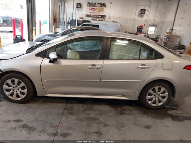 Toyota Corolla Le Image 15