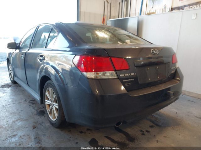 Subaru Legacy 2.5i Premium Image 4