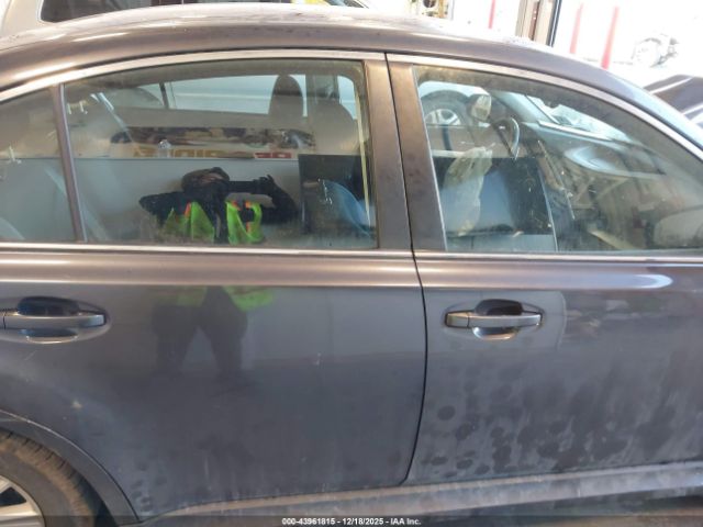 Subaru Legacy 2.5i Premium Image 12