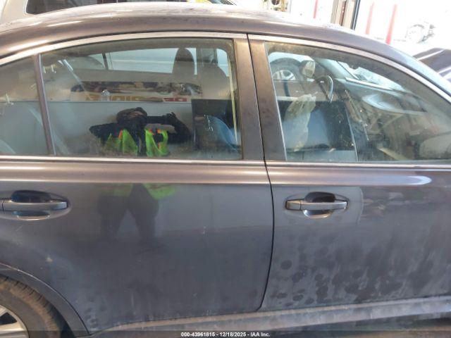 Subaru Legacy 2.5i Premium Image 12