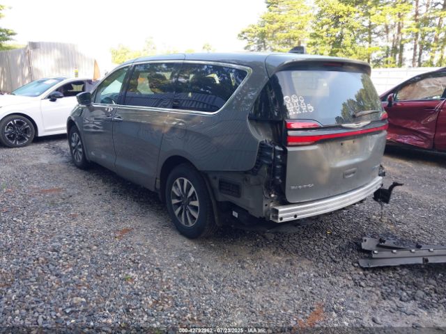 Chrysler Pacifica Touring L Image 7