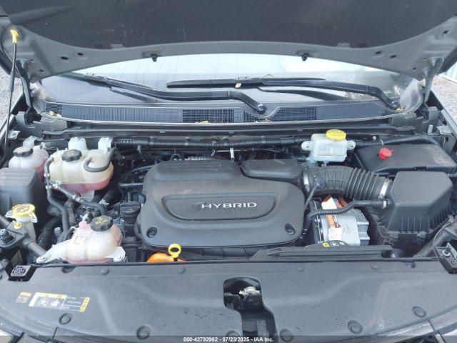 Chrysler Pacifica Touring L Image 14