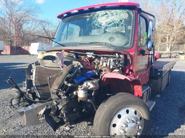 Freightliner M2 106 Image 11