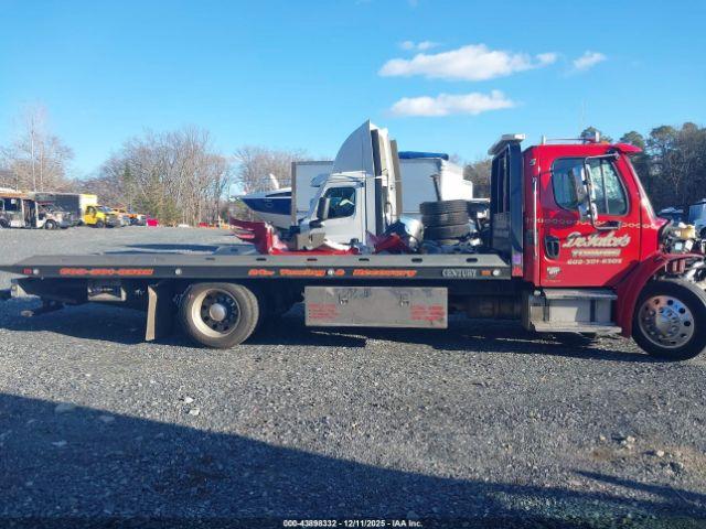 Freightliner M2 106 Image 2