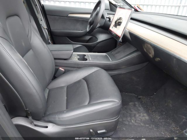 Tesla Model 3 Rear-wheel Drive Image 7