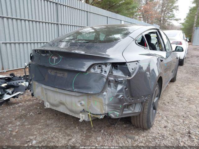 Tesla Model 3 Rear-wheel Drive Image 9