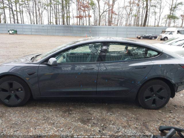 Tesla Model 3 Rear-wheel Drive Image 12
