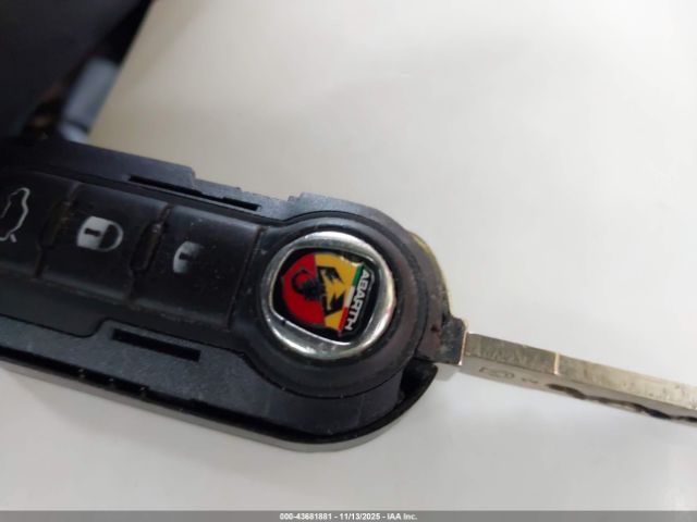 FIAT 500 Abarth Image 12