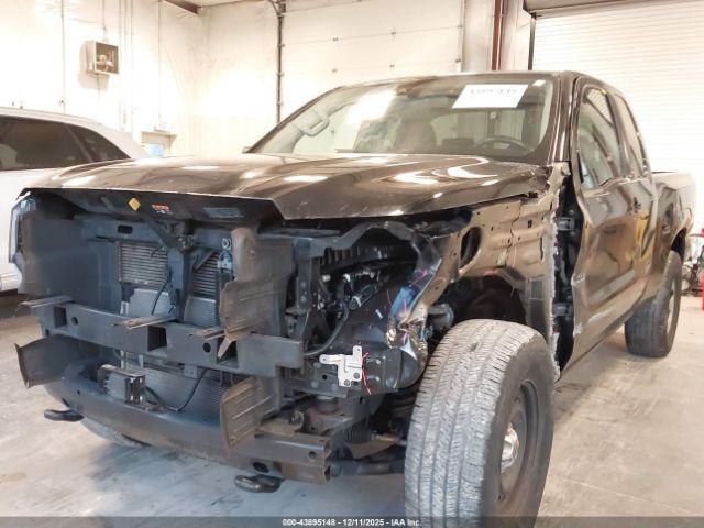 Nissan Frontier King Cab S 4x4 Image 2