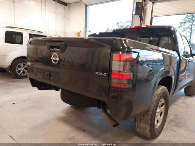 Nissan Frontier King Cab S 4x4 Image 16