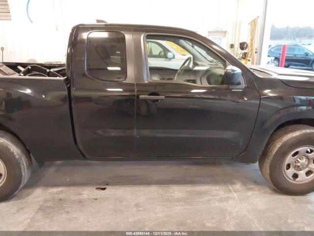 Nissan Frontier King Cab S 4x4 Image 13