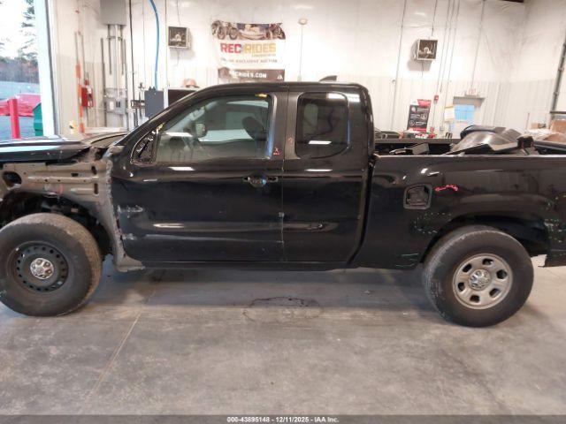 Nissan Frontier King Cab S 4x4 Image 11