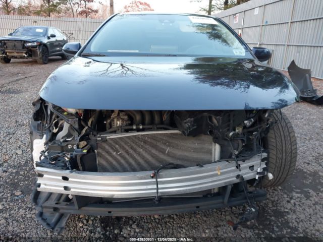 Toyota Corolla Le Image 10