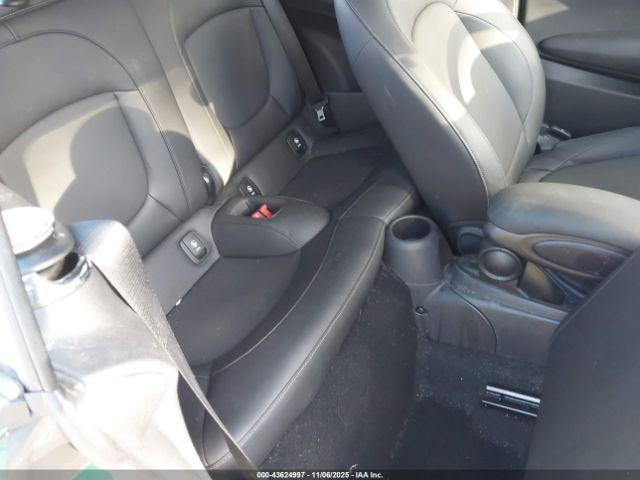 MINI Convertible Cooper Image 11