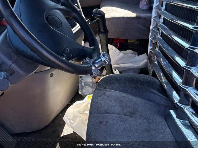 Freightliner Cascadia 125 Image 6